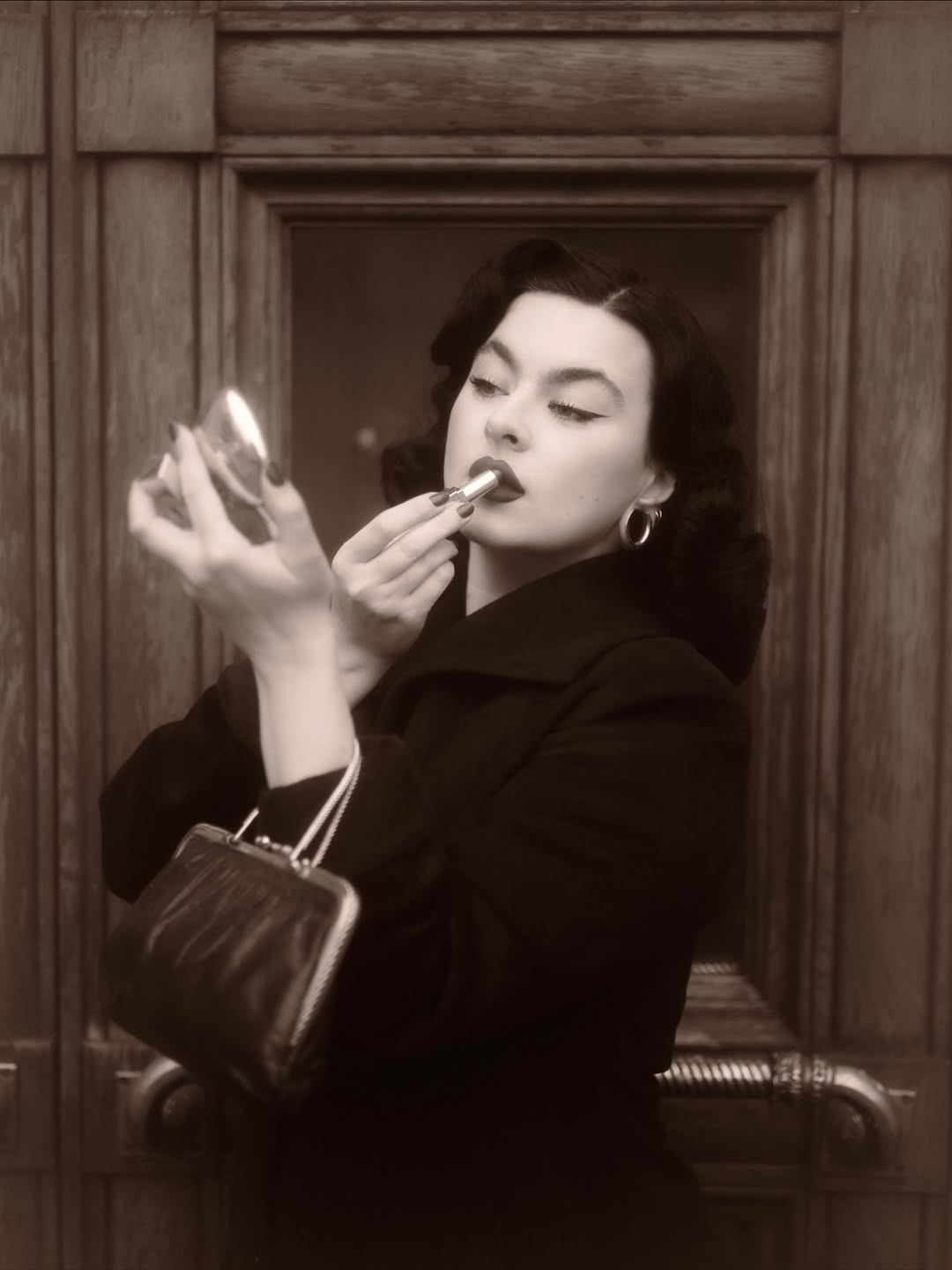 Фелиция Малец, ретро-блогер