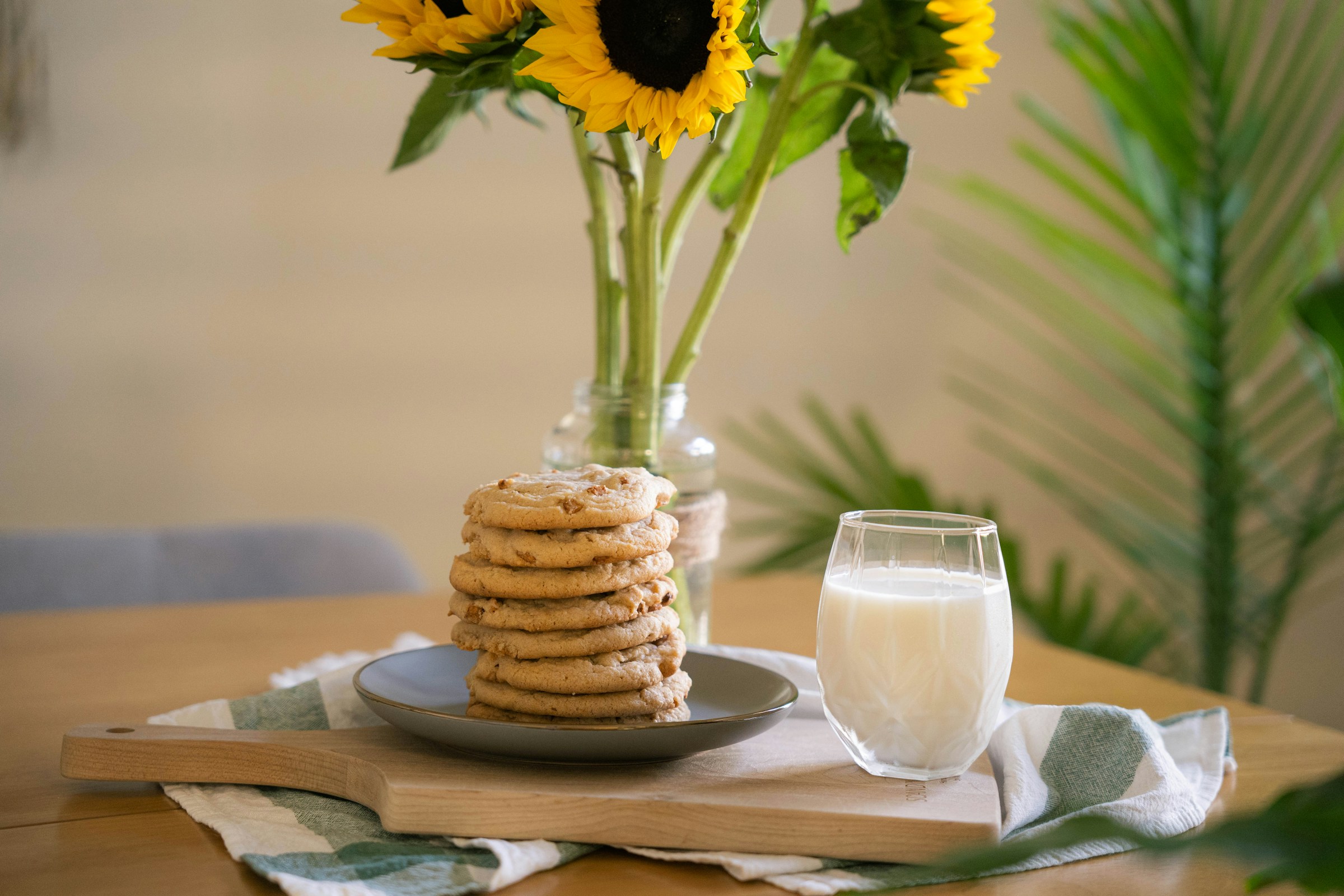 Цельное молоко снижает риск ожирения у детей