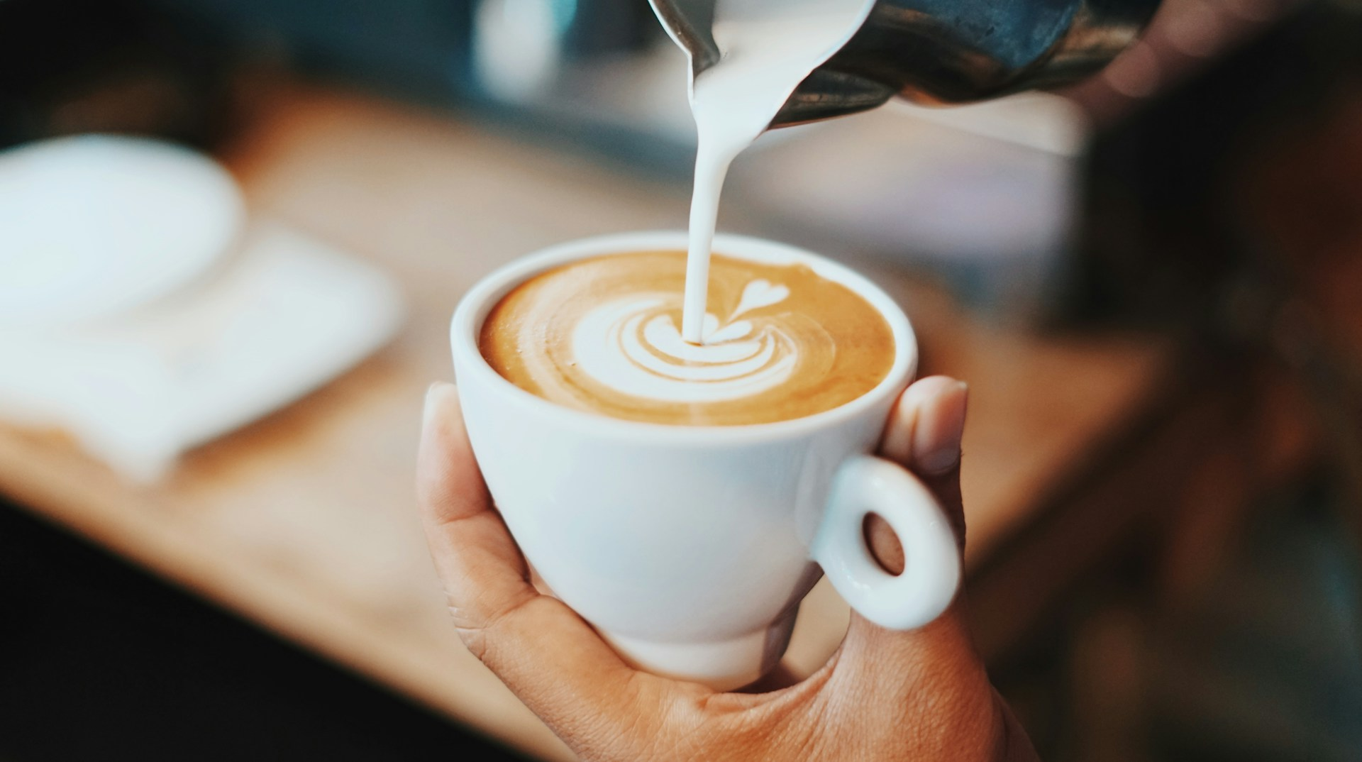 Фото: Unsplash Можно ли пить кофе с молоком каждый день